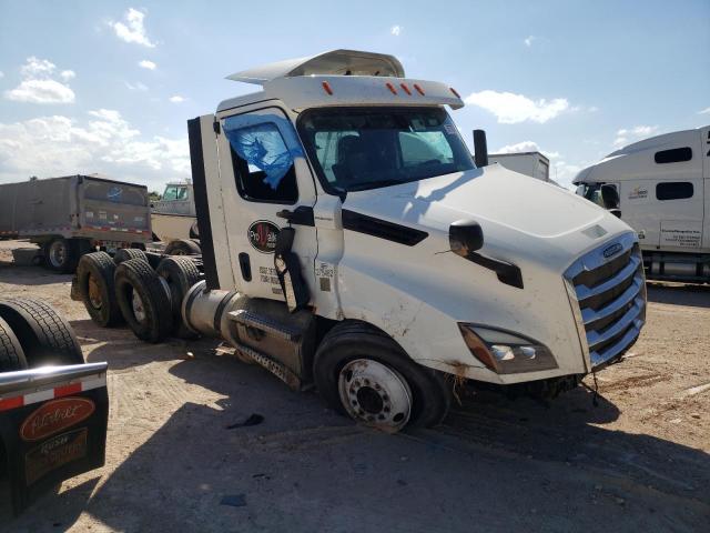  Salvage Freightliner Cascadia 1