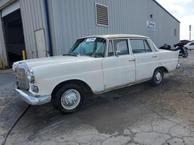  Salvage Mercedes-Benz 230-class