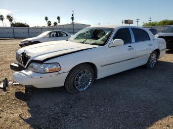  Salvage Lincoln Towncar