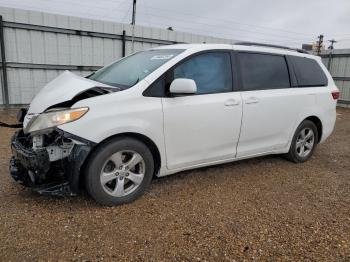  Salvage Toyota Sienna