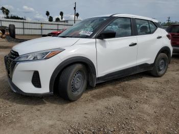  Salvage Nissan Kicks