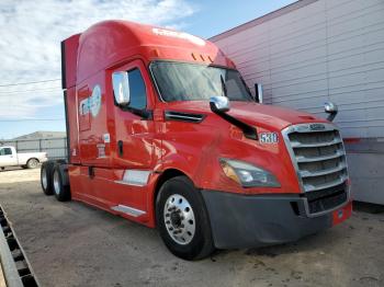  Salvage Freightliner Cascadia 1