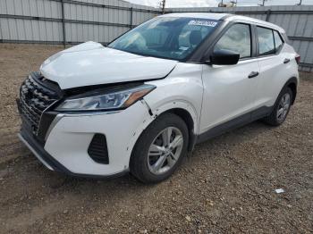  Salvage Nissan Kicks