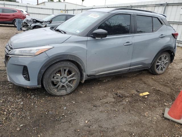  Salvage Nissan Kicks