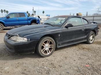  Salvage Ford Mustang