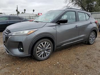  Salvage Nissan Kicks