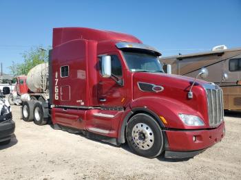  Salvage Peterbilt 579