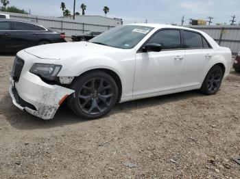  Salvage Chrysler 300
