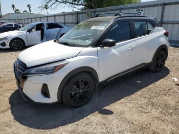  Salvage Nissan Kicks