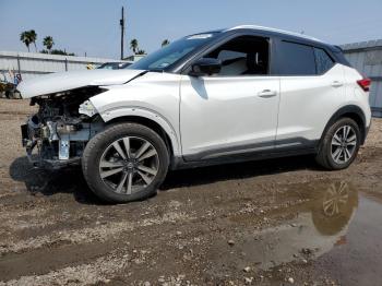  Salvage Nissan Kicks