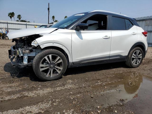  Salvage Nissan Kicks