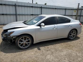  Salvage Nissan Maxima