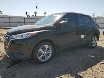  Salvage Nissan Kicks