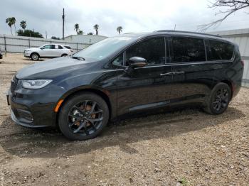  Salvage Chrysler Pacifica