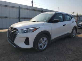  Salvage Nissan Kicks