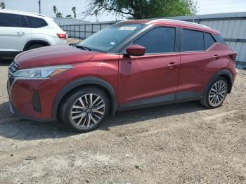  Salvage Nissan Kicks