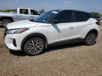  Salvage Nissan Kicks