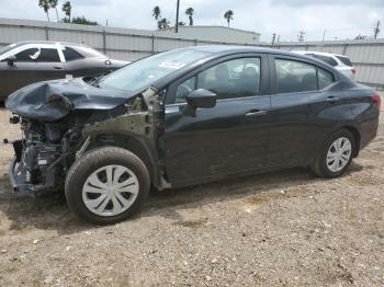  Salvage Nissan Versa