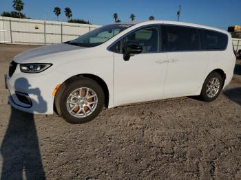  Salvage Chrysler Pacifica