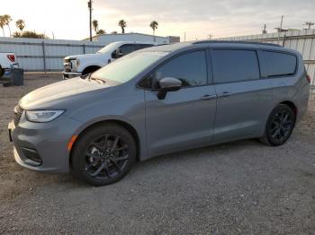  Salvage Chrysler Pacifica