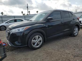  Salvage Nissan Kicks