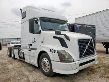  Salvage Volvo Vnl
