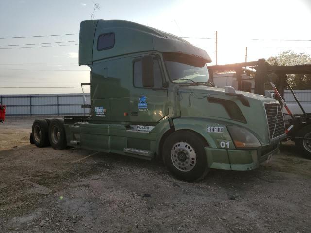  Salvage Volvo Vn