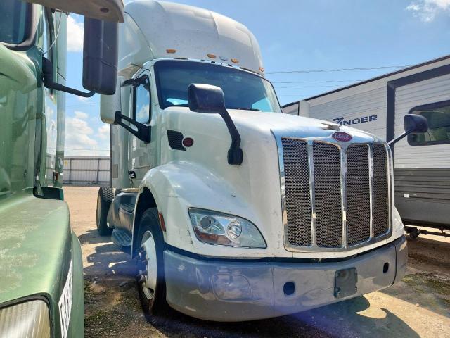  Salvage Peterbilt 579