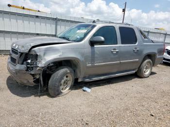  Salvage Chevrolet Avalanche