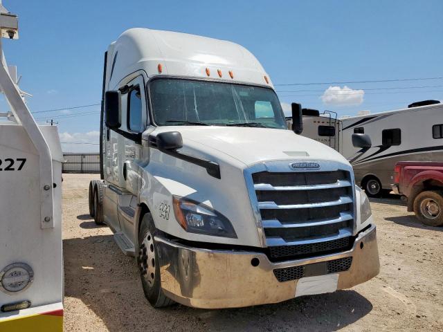  Salvage Freightliner Cascadia 1