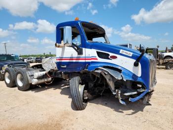  Salvage Peterbilt 579