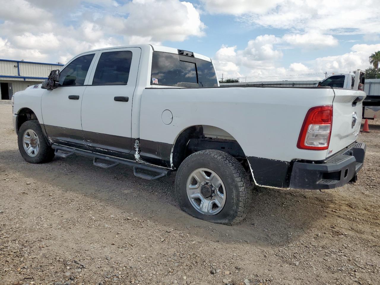 Ram 2500 Tradesman Image 3