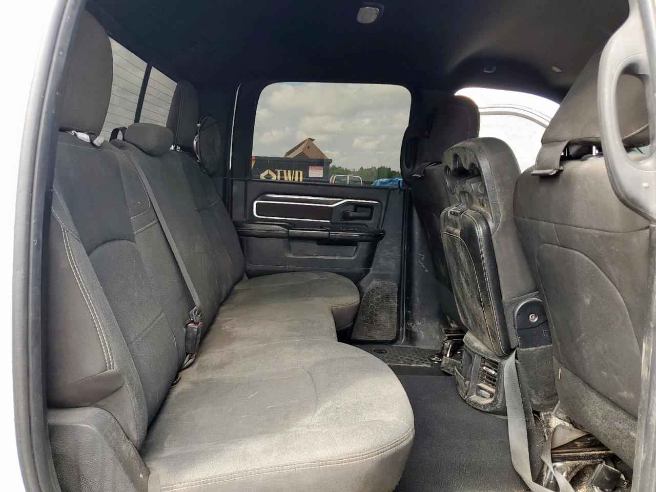 Ram 2500 Tradesman Image 10