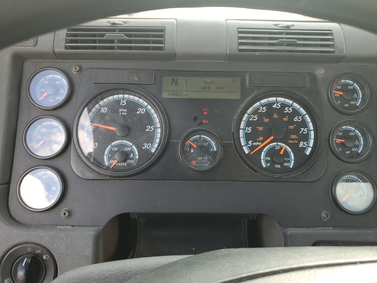 Freightliner Cascadia 1 Image 9