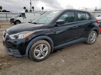  Salvage Nissan Kicks