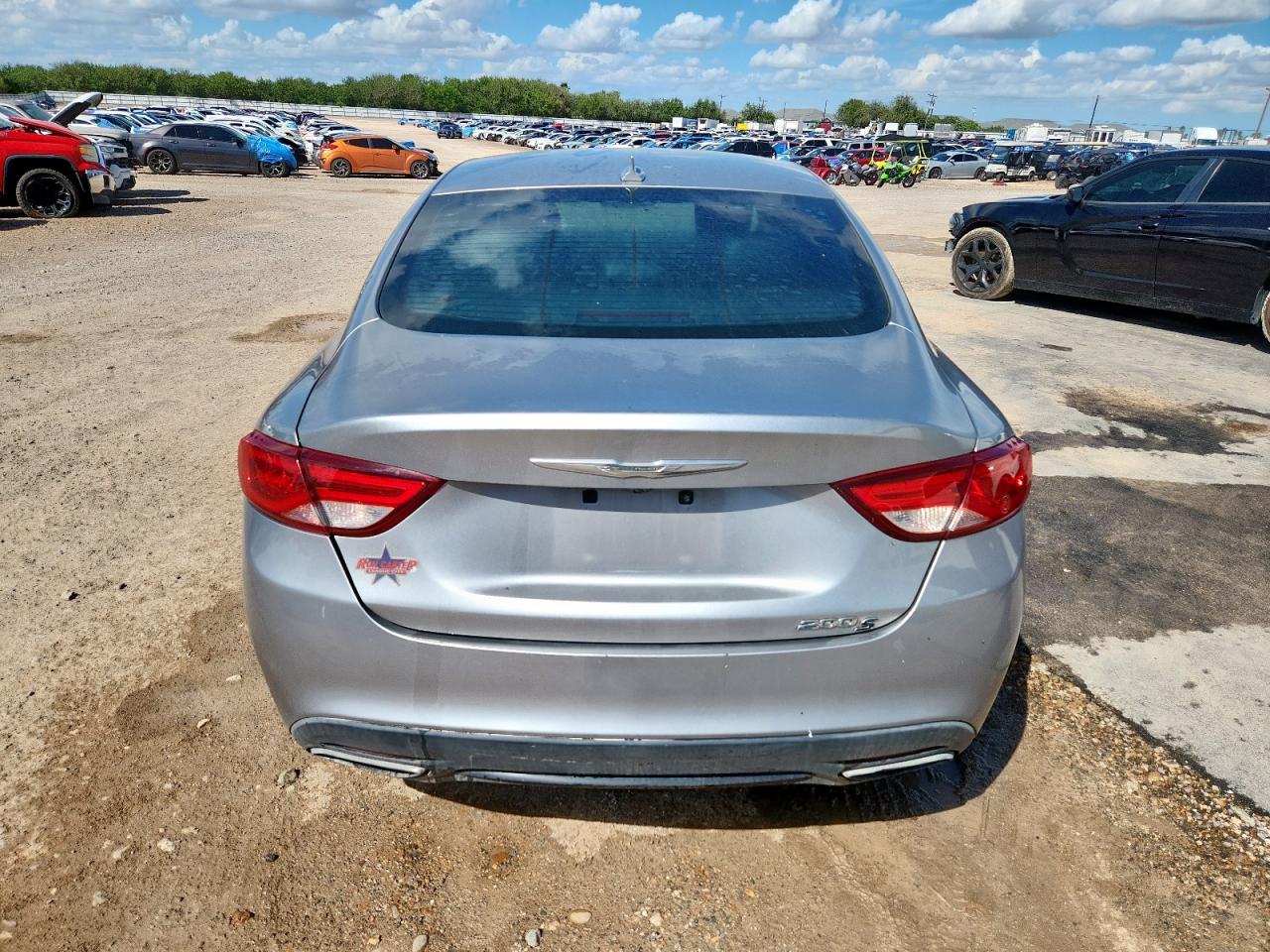 Chrysler 200 S Image 4