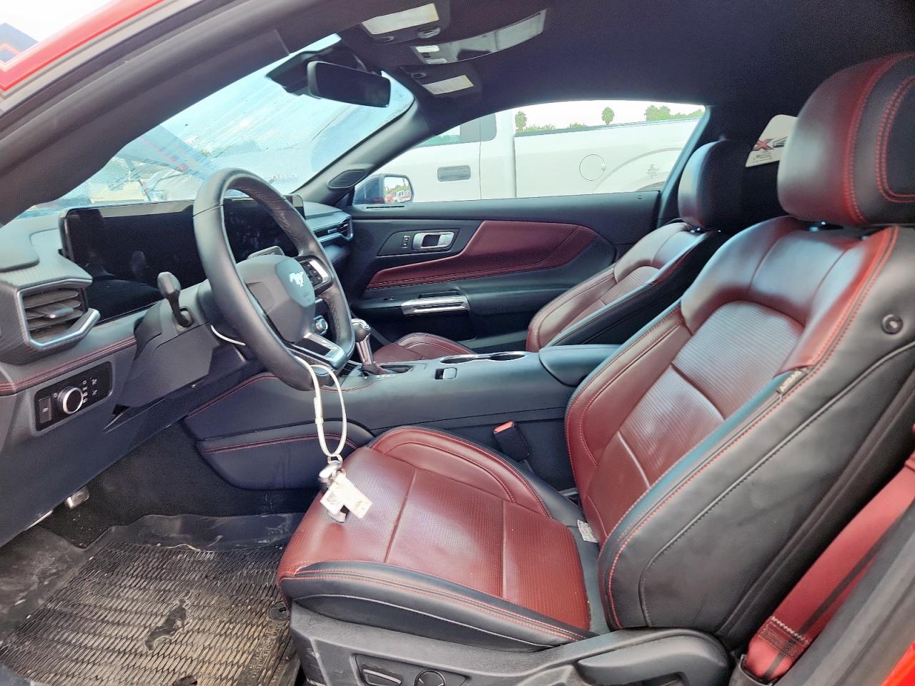 Ford Mustang Image 4