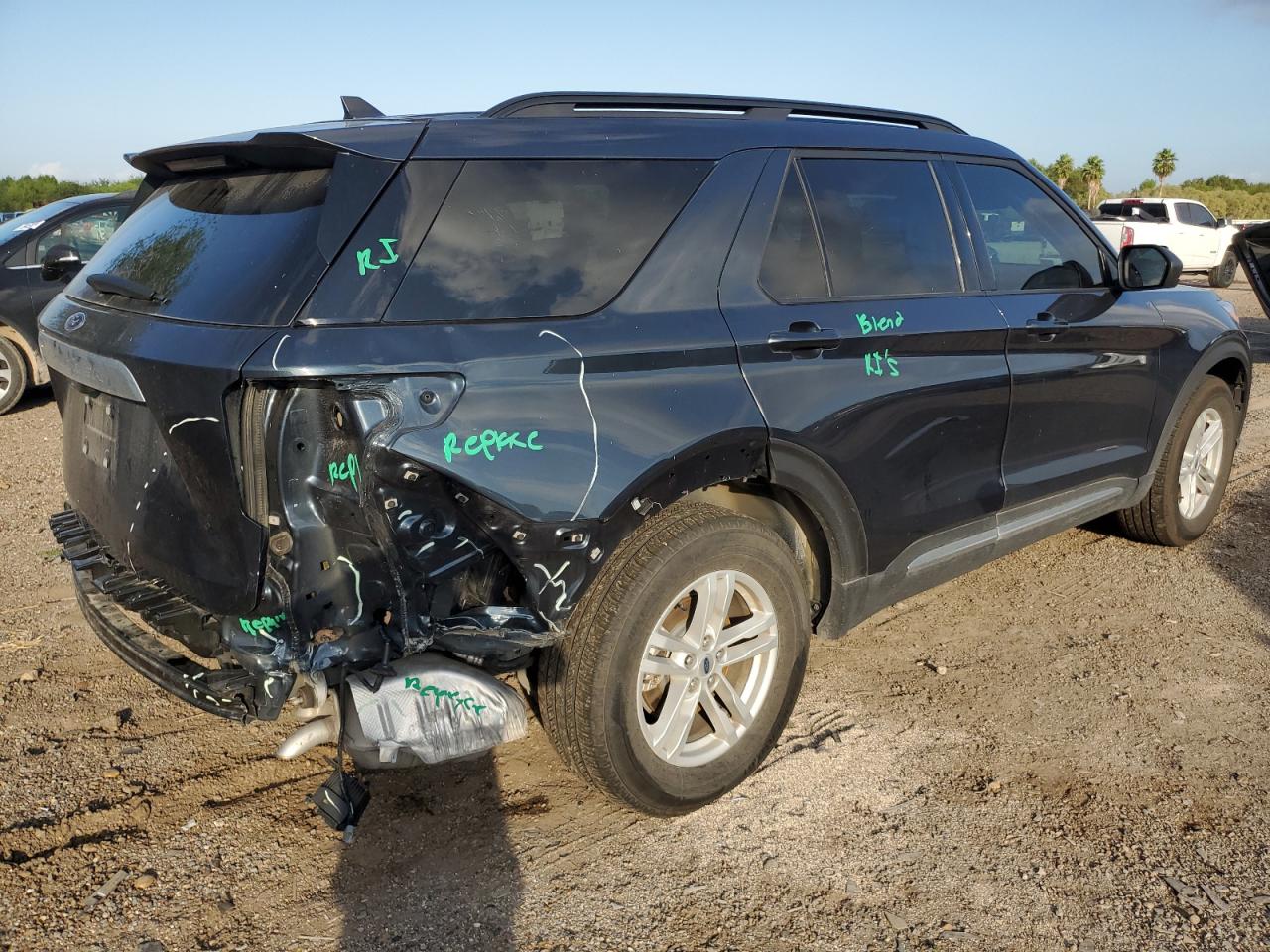 Ford Explorer Xlt Image 2