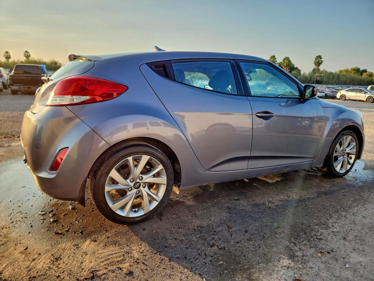 Hyundai VELOSTER Image 11
