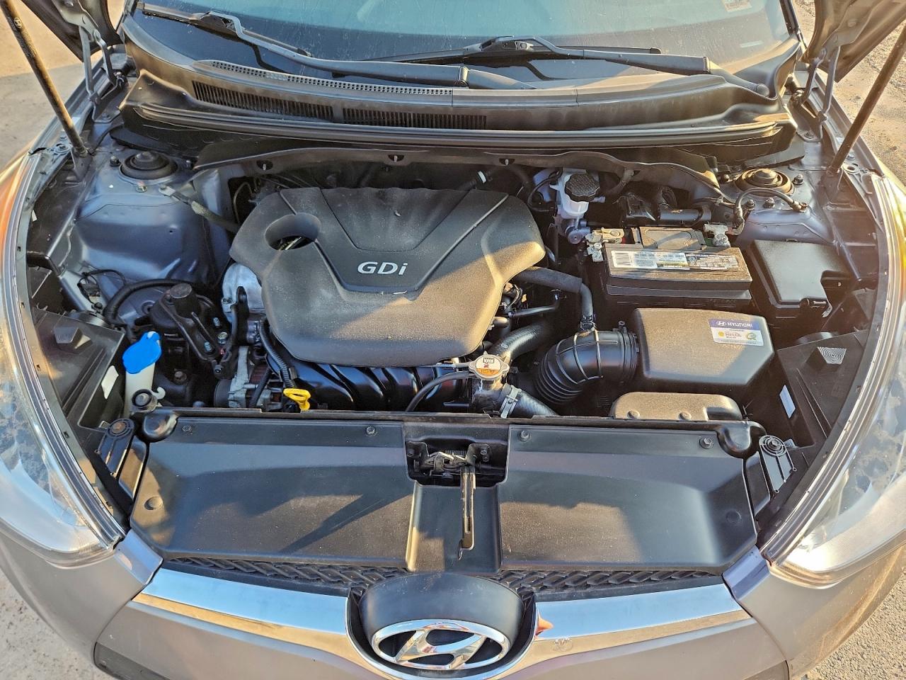 Hyundai VELOSTER Image 12