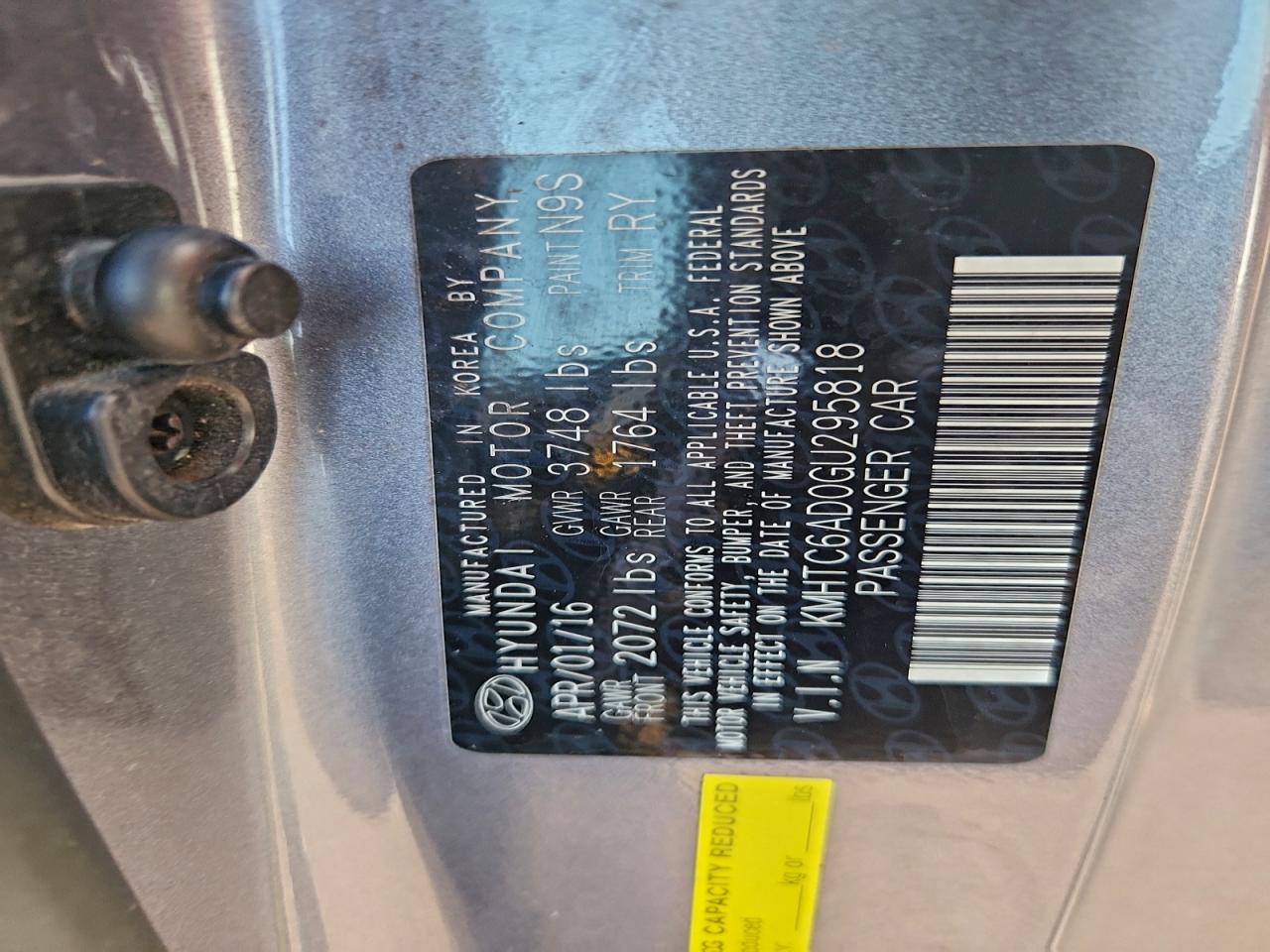 Hyundai VELOSTER Image 9