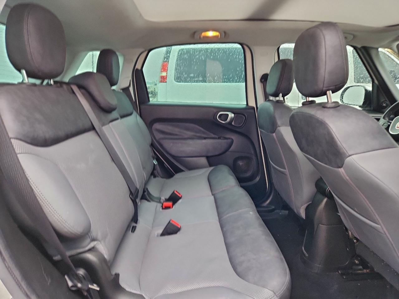 FIAT 500 Lounge Image 10