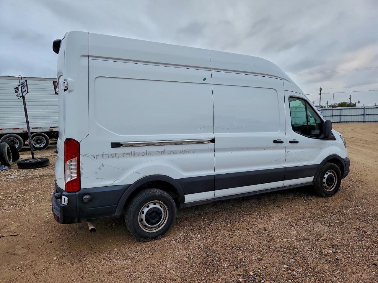 Ford Transit T-250 Image 4