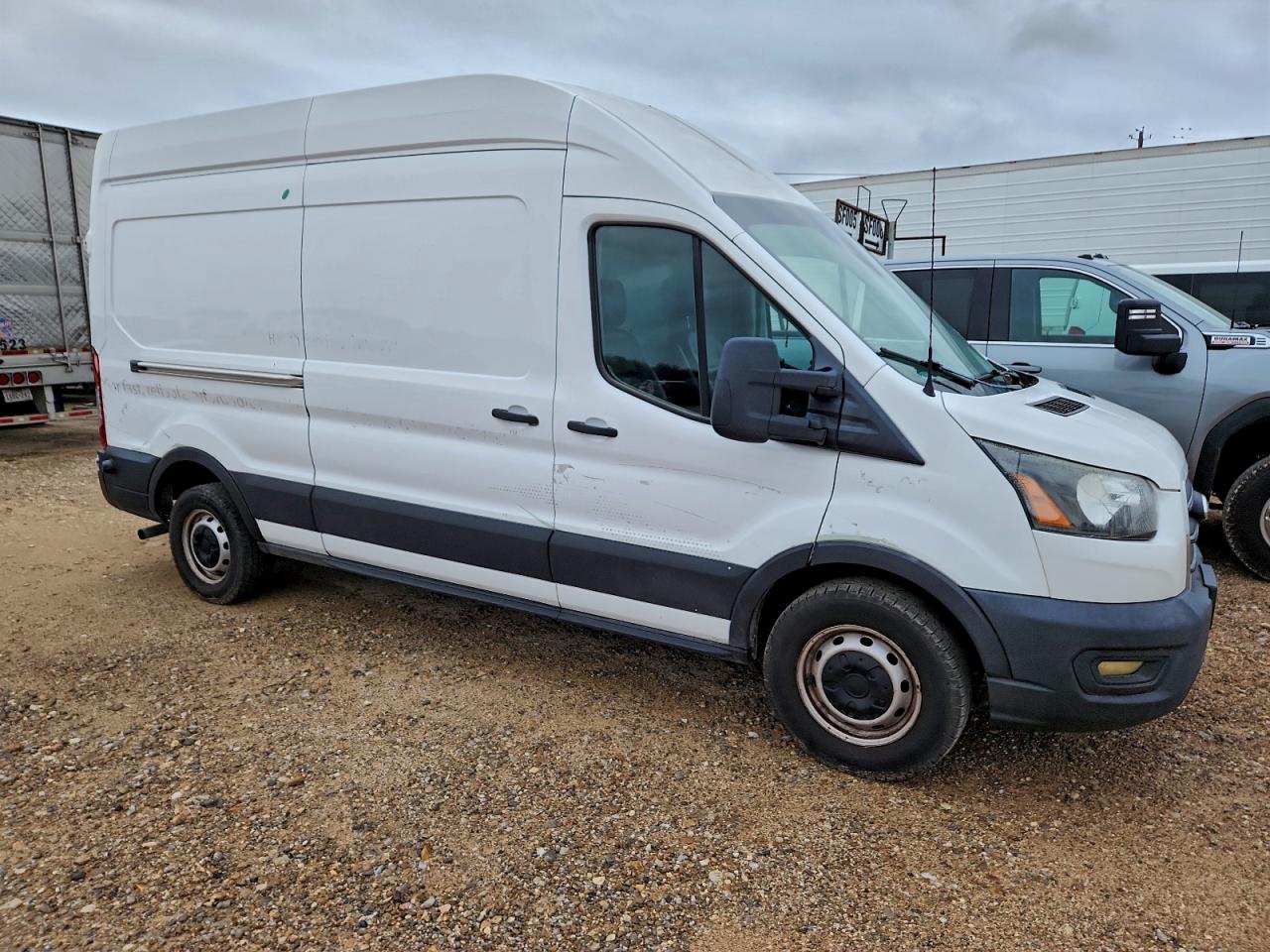 Ford Transit T-250 Image 3