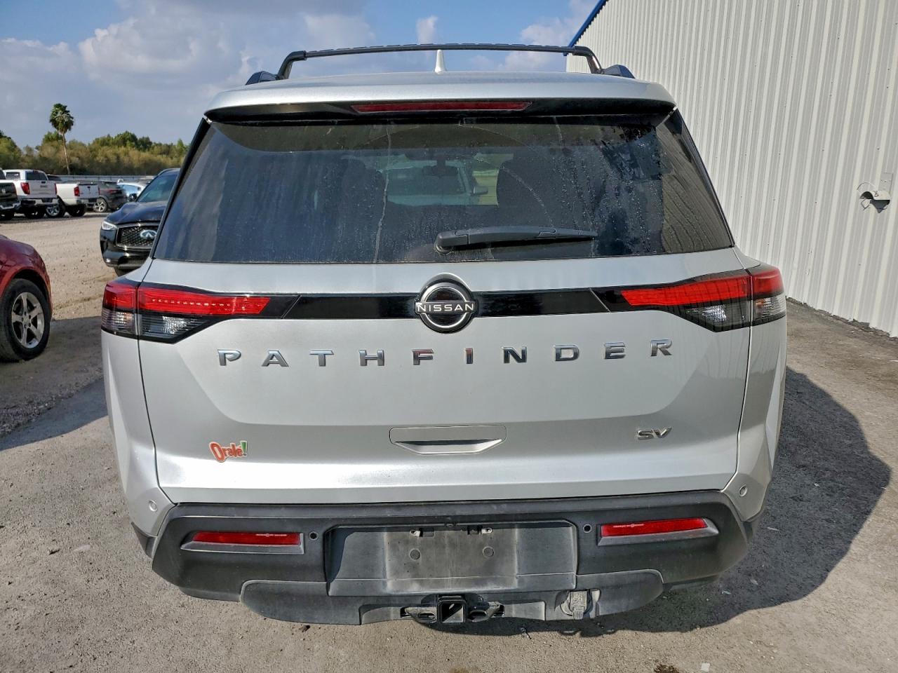 Nissan Pathfinder Sv Image 5