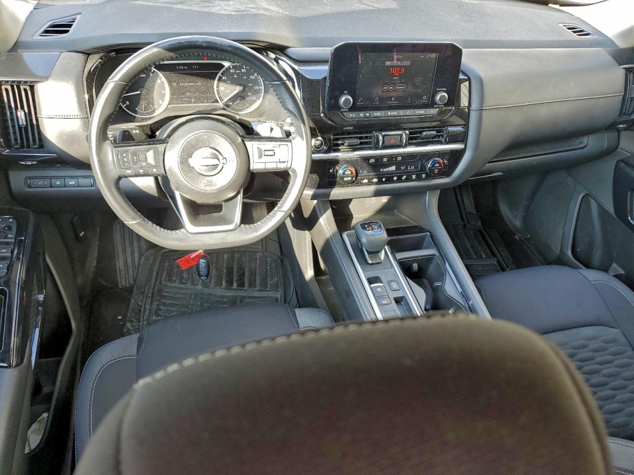Nissan Pathfinder Sv Image 9