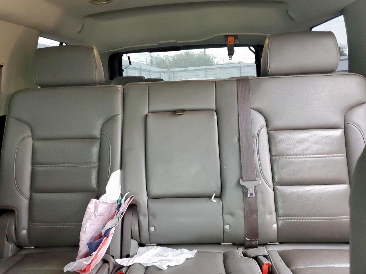 GMC Yukon Denali Image 2