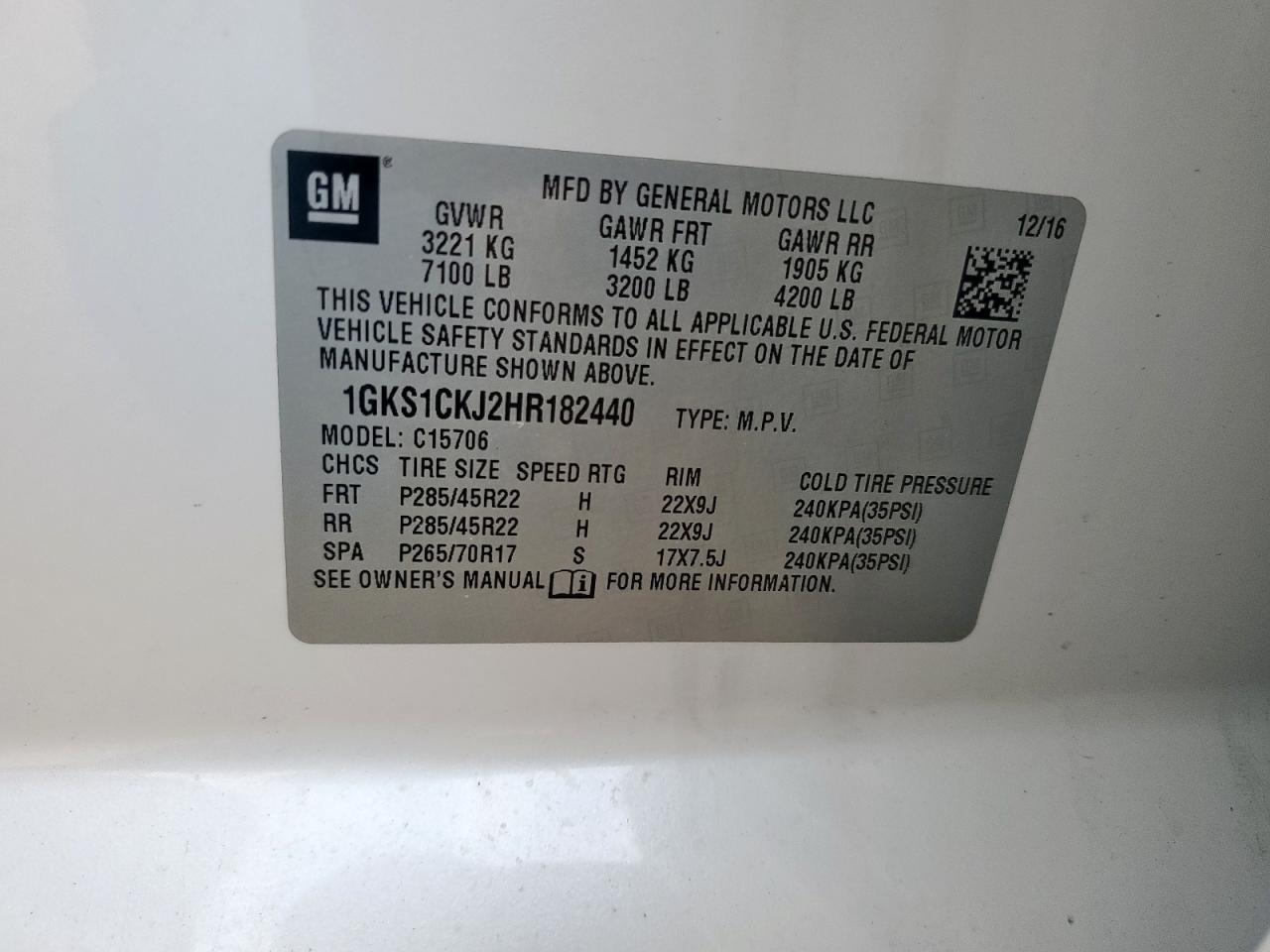 GMC Yukon Denali Image 10