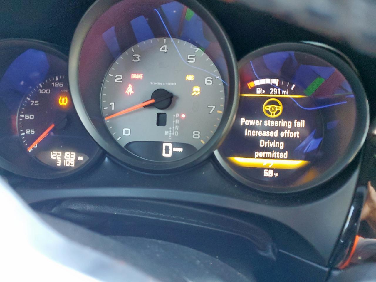 Porsche Macan S Image 10