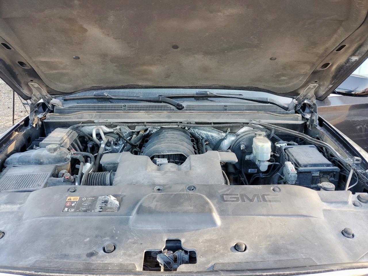 GMC Yukon Sle Image 8